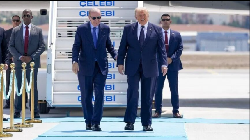 “Merhaba asker”: Tramp stigao u Ankaru, dočekao ga Erdoan
